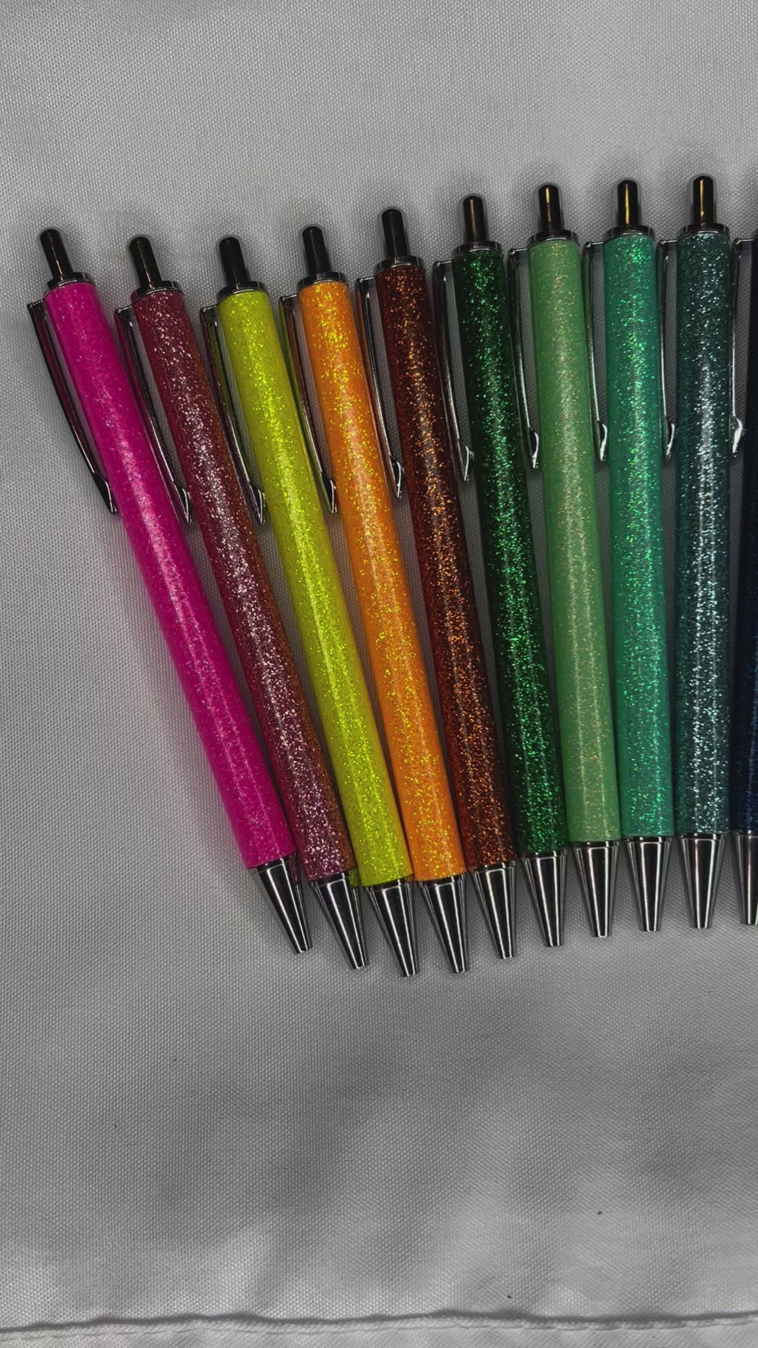 Video of the metal glitter body pens to show them in real life. 